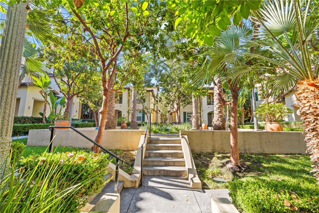 32 Perennial Property Photo 2