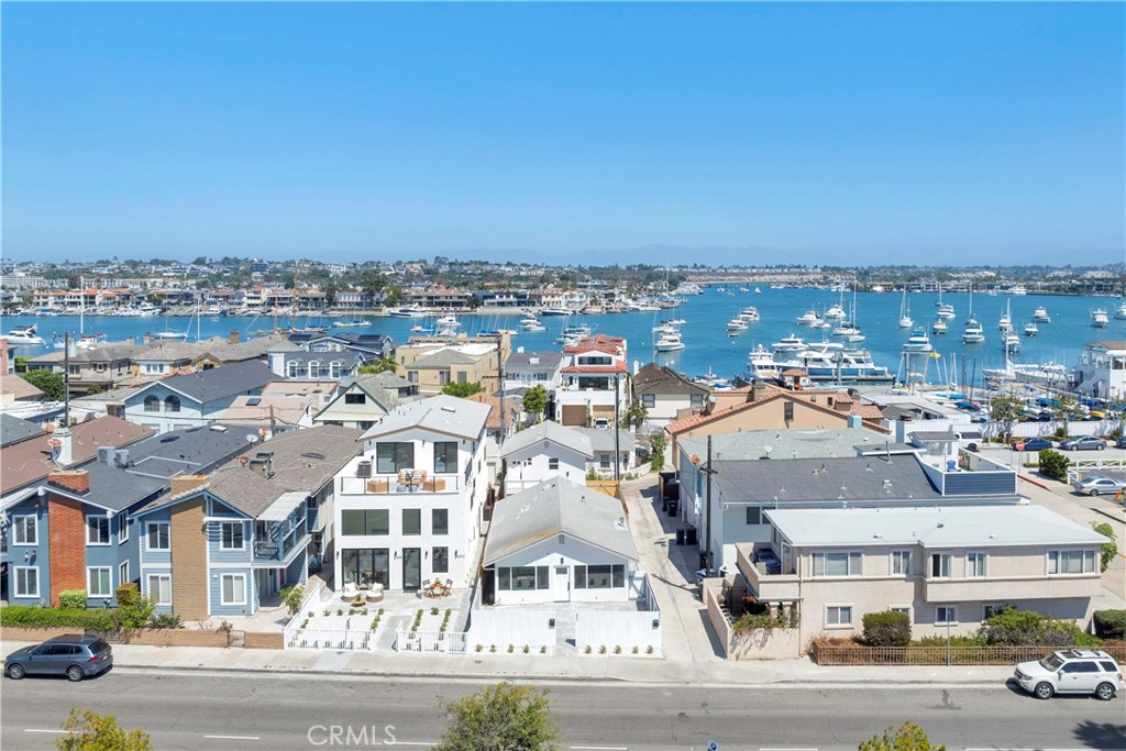 806 W Balboa Boulevard Front Property Photo 1