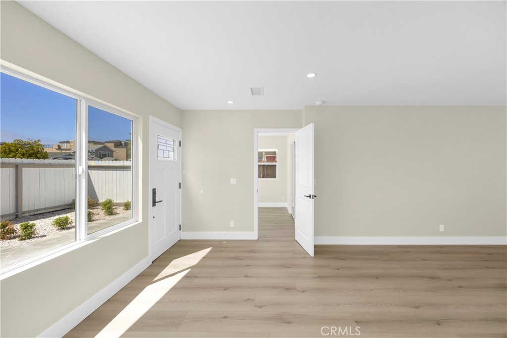 806 W Balboa Boulevard Front Property Photo 10