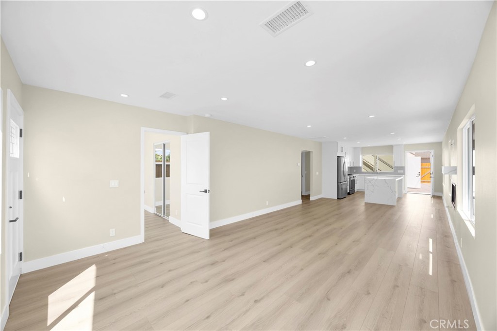 806 W Balboa Boulevard Front Property Photo 11