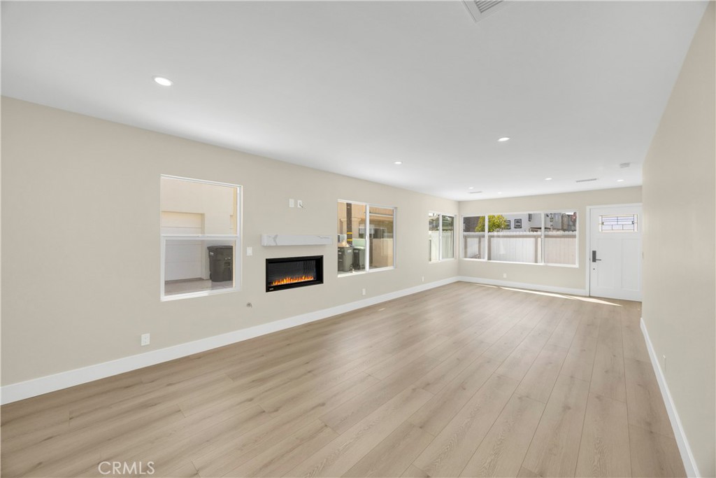 806 W Balboa Boulevard Front Property Photo 12