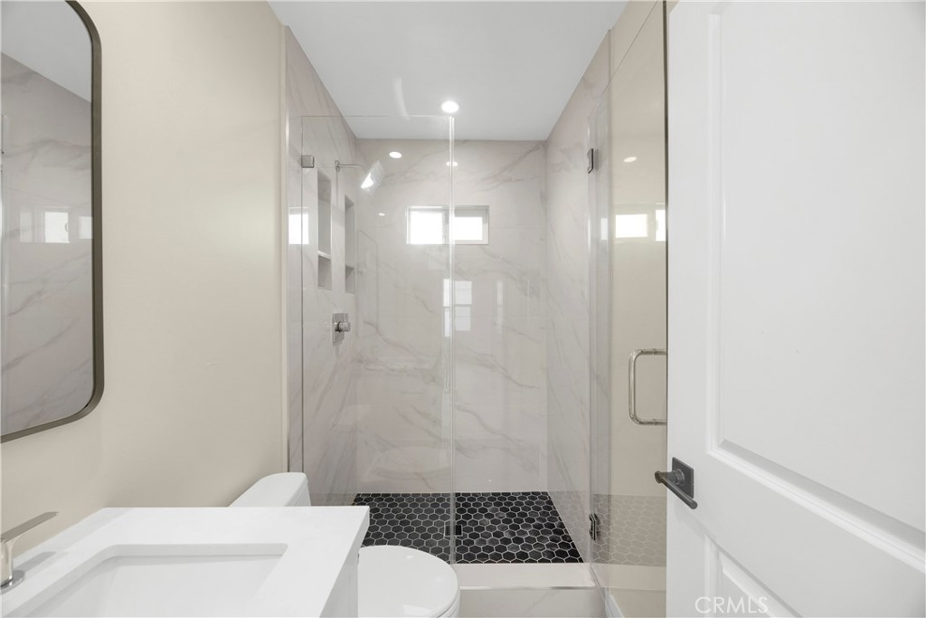 806 W Balboa Boulevard Front Property Photo 26