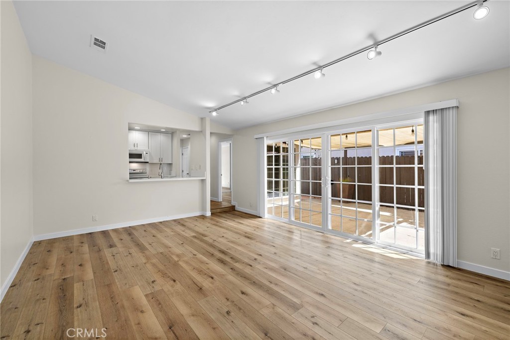 26471 Evergreen Rd Property Photo 5