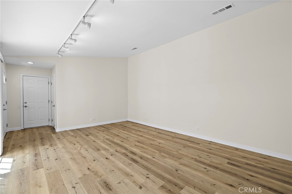26471 Evergreen Rd Property Photo 9