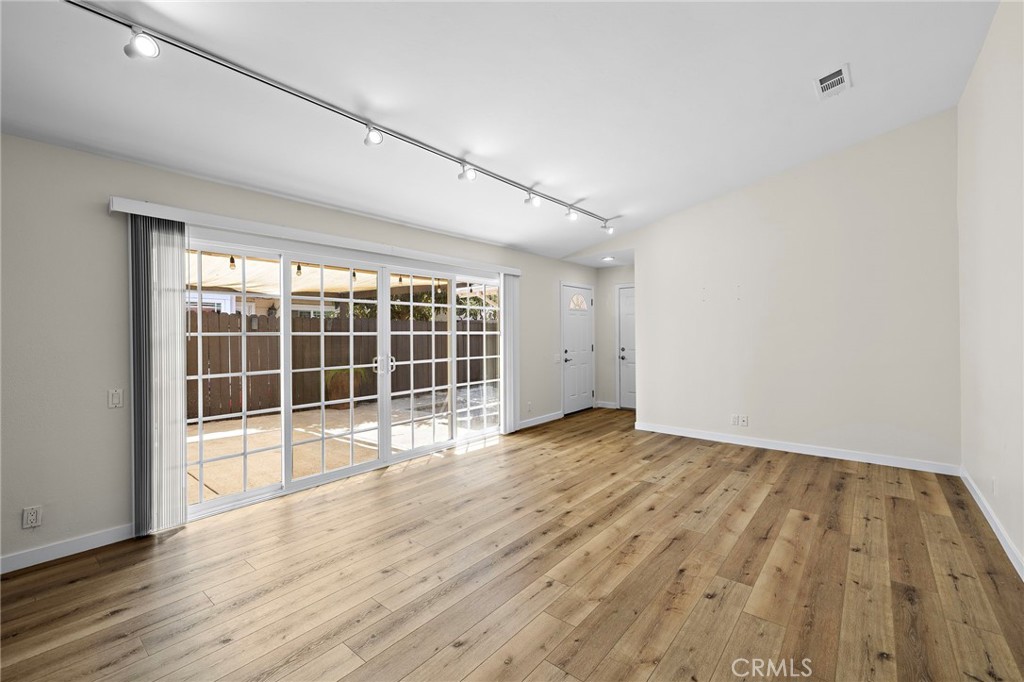 26471 Evergreen Rd Property Photo 10