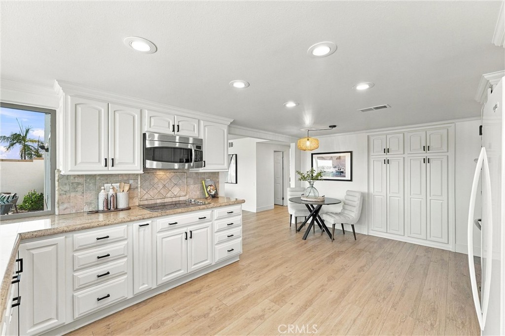 22942 Arija Property Photo 14