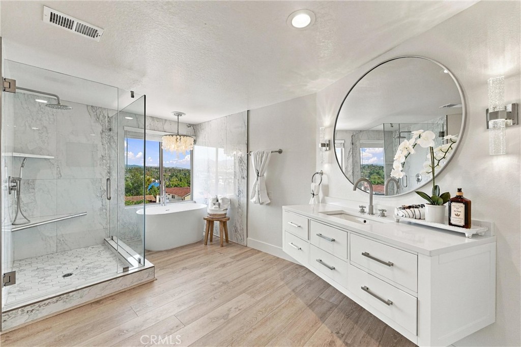22942 Arija Property Photo 25