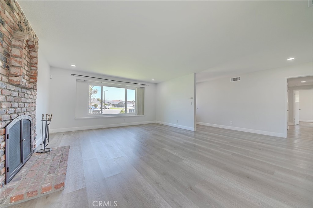 11883 Mayflower Court Property Photo 4