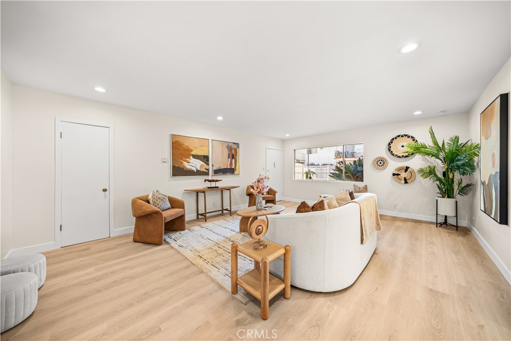 127 N Eucalyptus Avenue 4 Property Photo 17