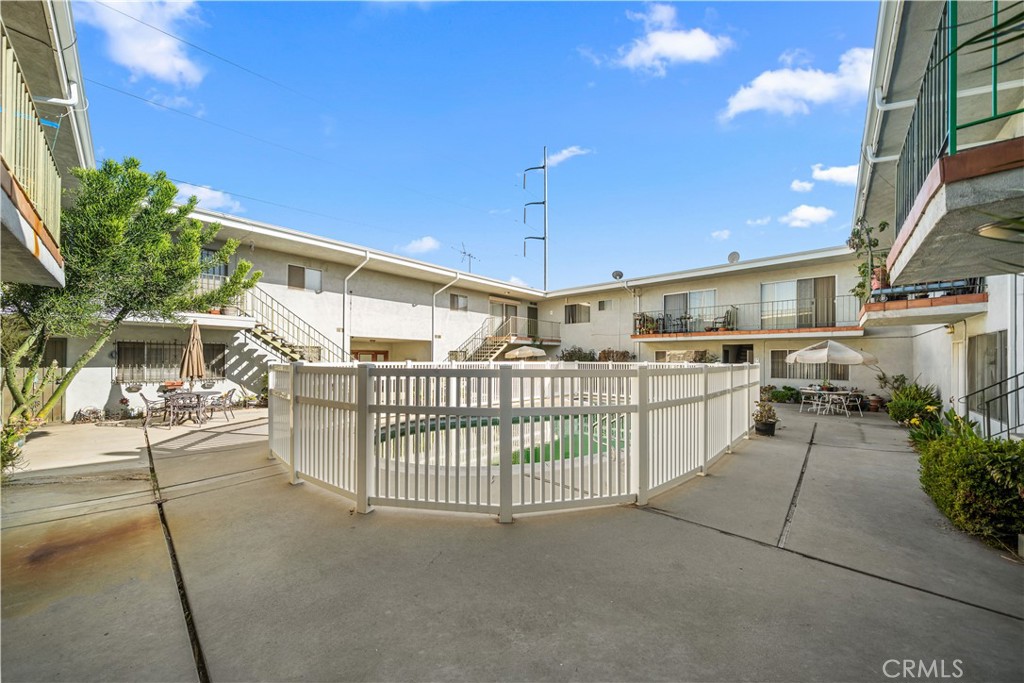 127 N Eucalyptus Avenue 4 Property Photo 33