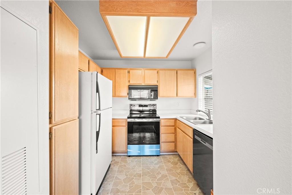 30 Corniche Drive J Property Photo 18