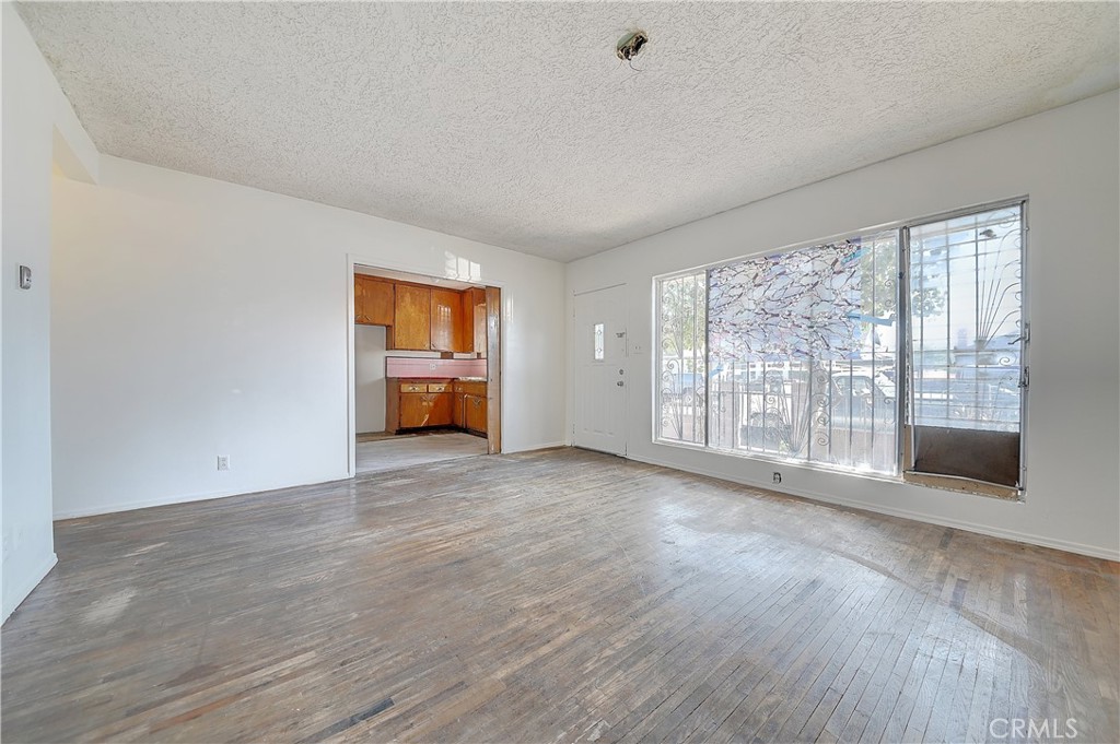 364 W Ofarrell Street Property Photo 5