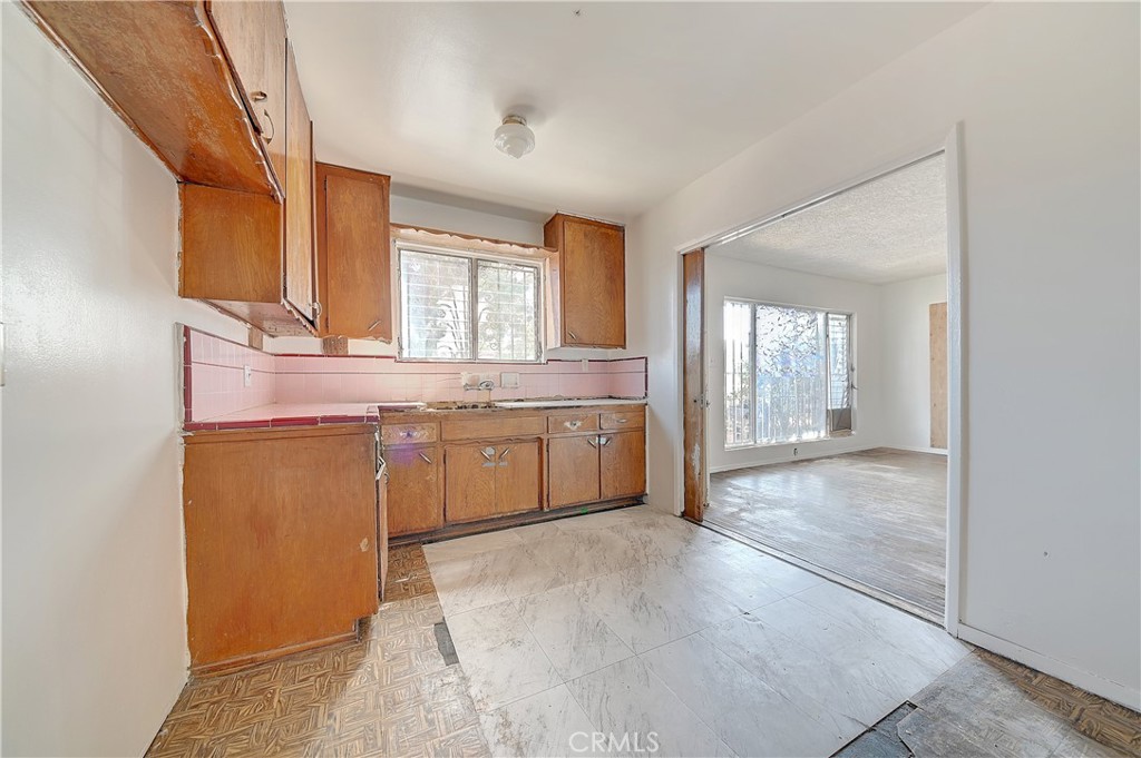 364 W Ofarrell Street Property Photo 8