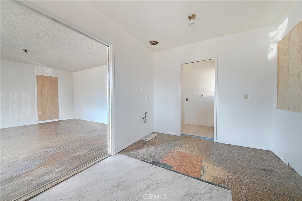 364 W Ofarrell Street Property Photo 9