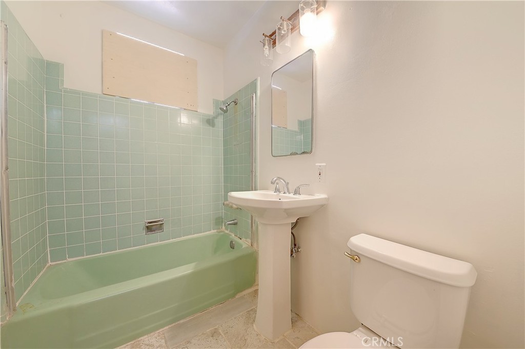 364 W Ofarrell Street Property Photo 11