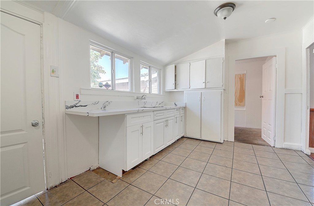 364 W Ofarrell Street Property Photo 38