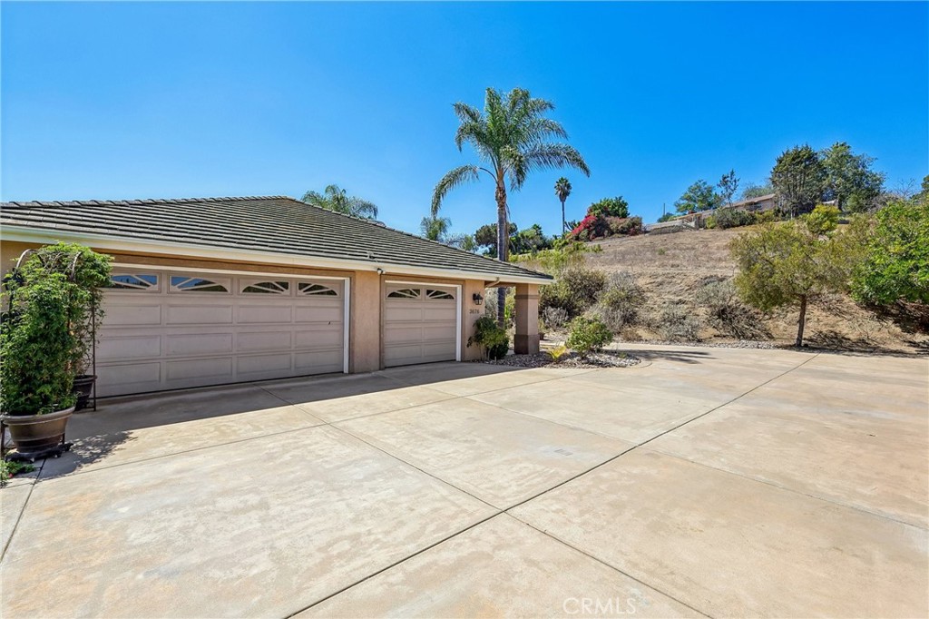 3676 Alta Vista Property Photo 1