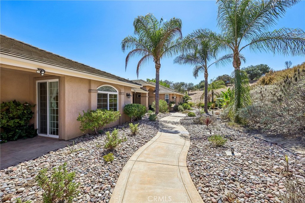 3676 Alta Vista Property Photo 3