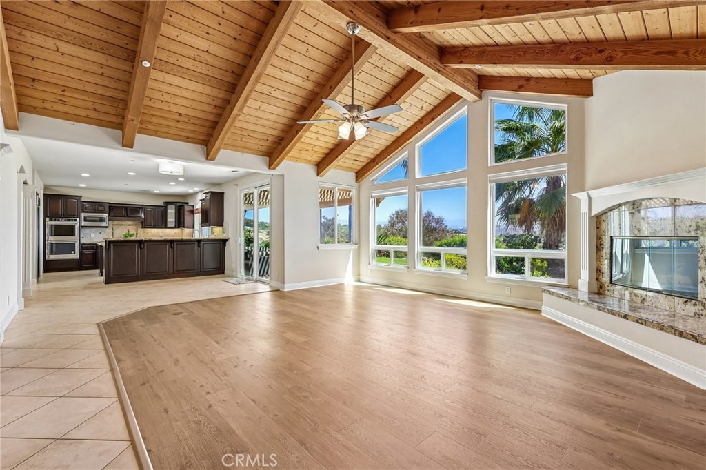 3676 Alta Vista Property Photo 7