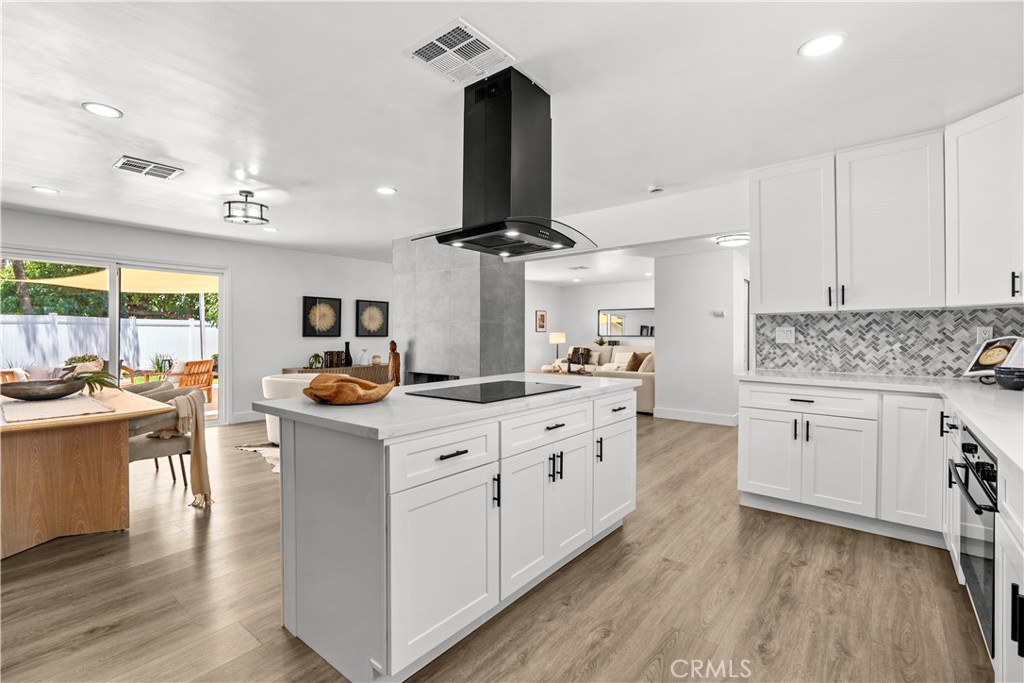 18211 Fairhaven Property Photo 4