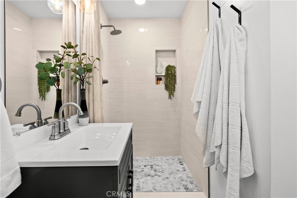 18211 Fairhaven Property Photo 12