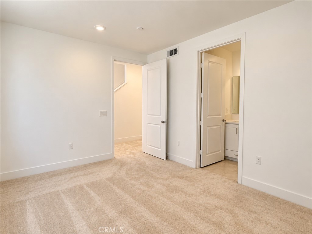 709 Sonia Property Photo 4