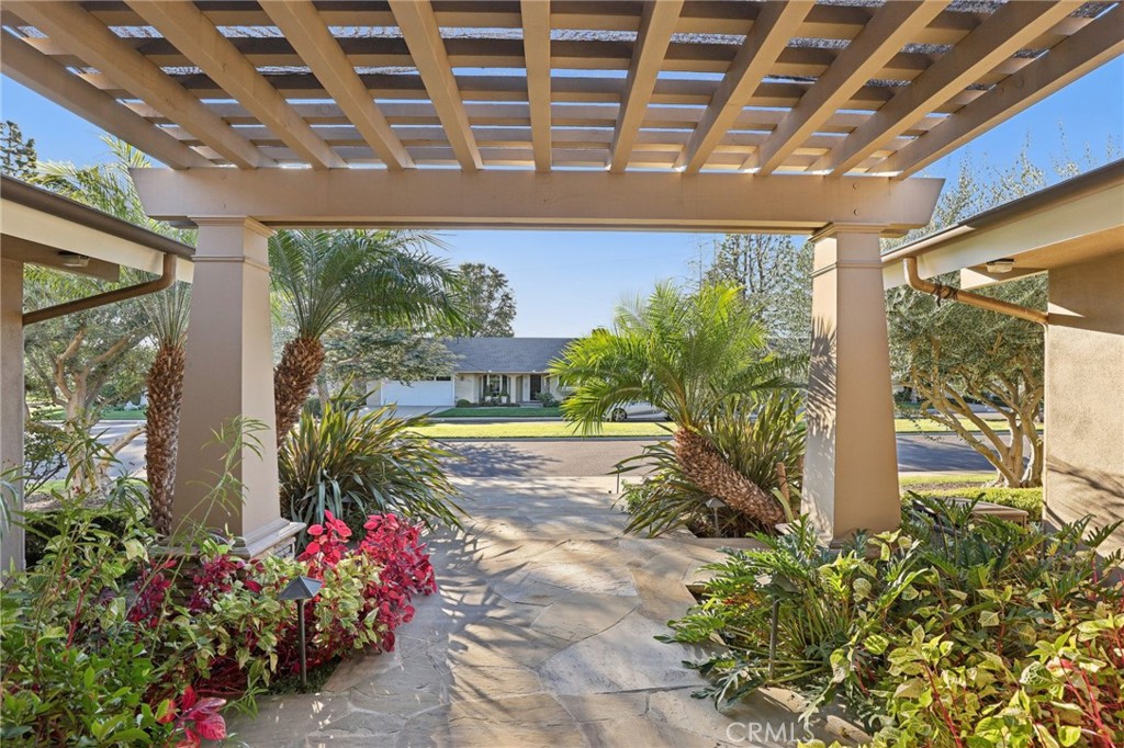 14242 Acacia Property Photo 4