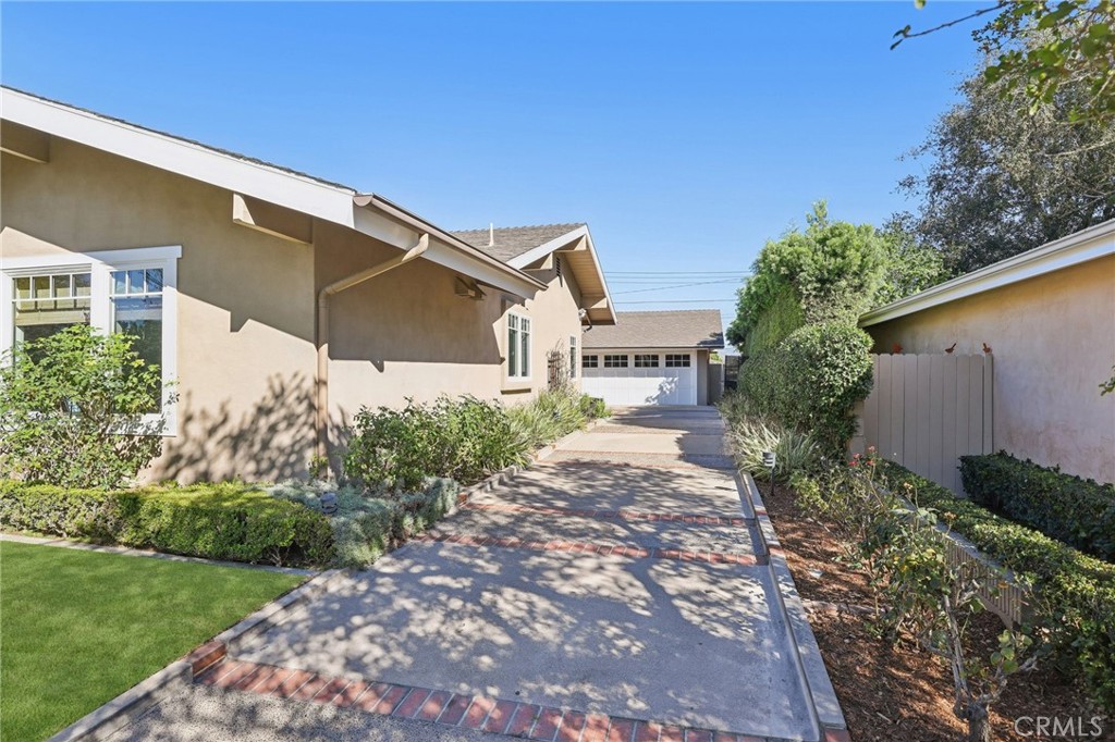 14242 Acacia Property Photo 32