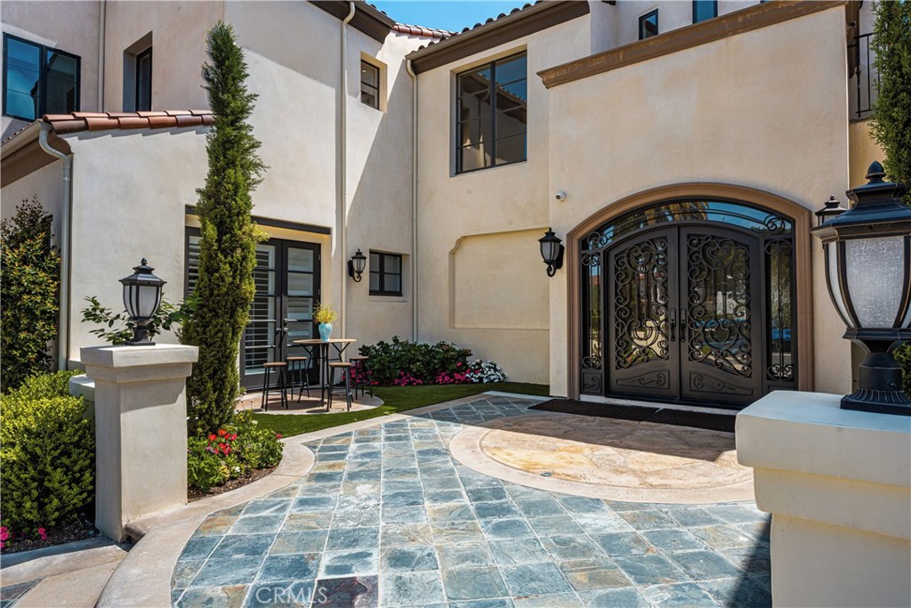 6 Pinnacle Property Photo 1