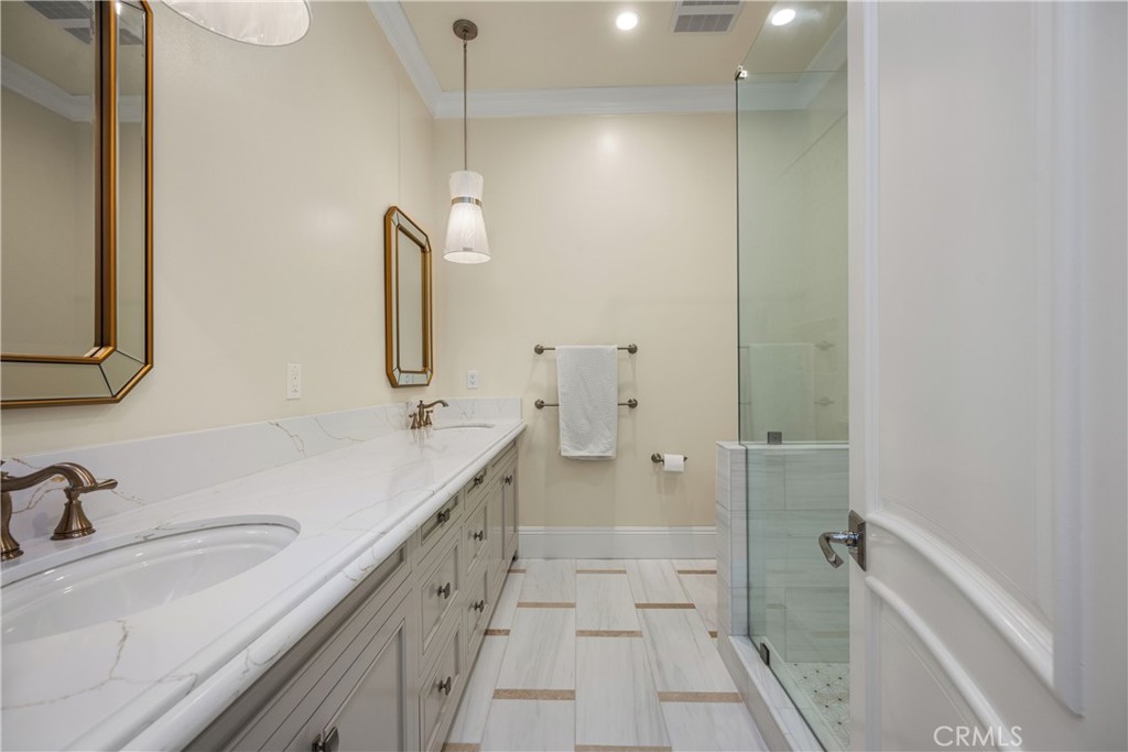 6 Pinnacle Property Photo 11