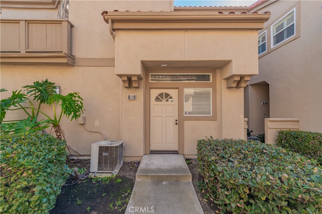 60 Magellan Aisle Property Photo 2