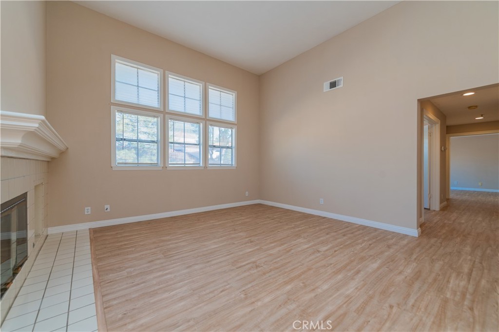 60 Magellan Aisle Property Photo 9