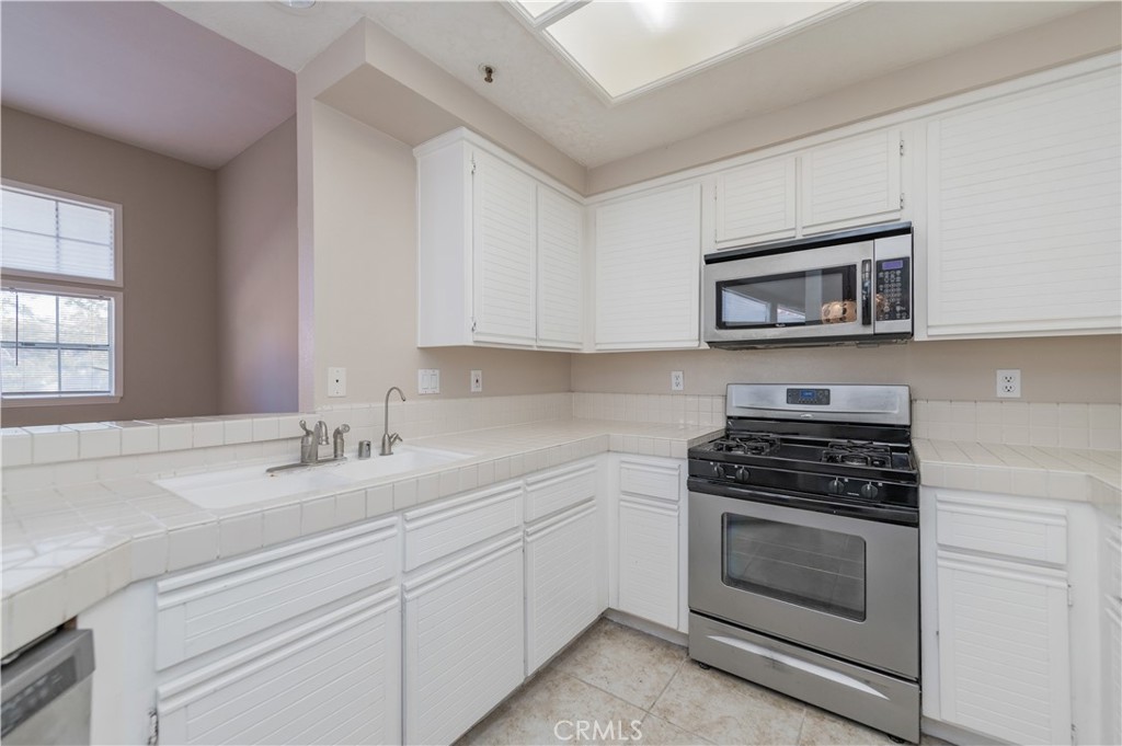 60 Magellan Aisle Property Photo 12