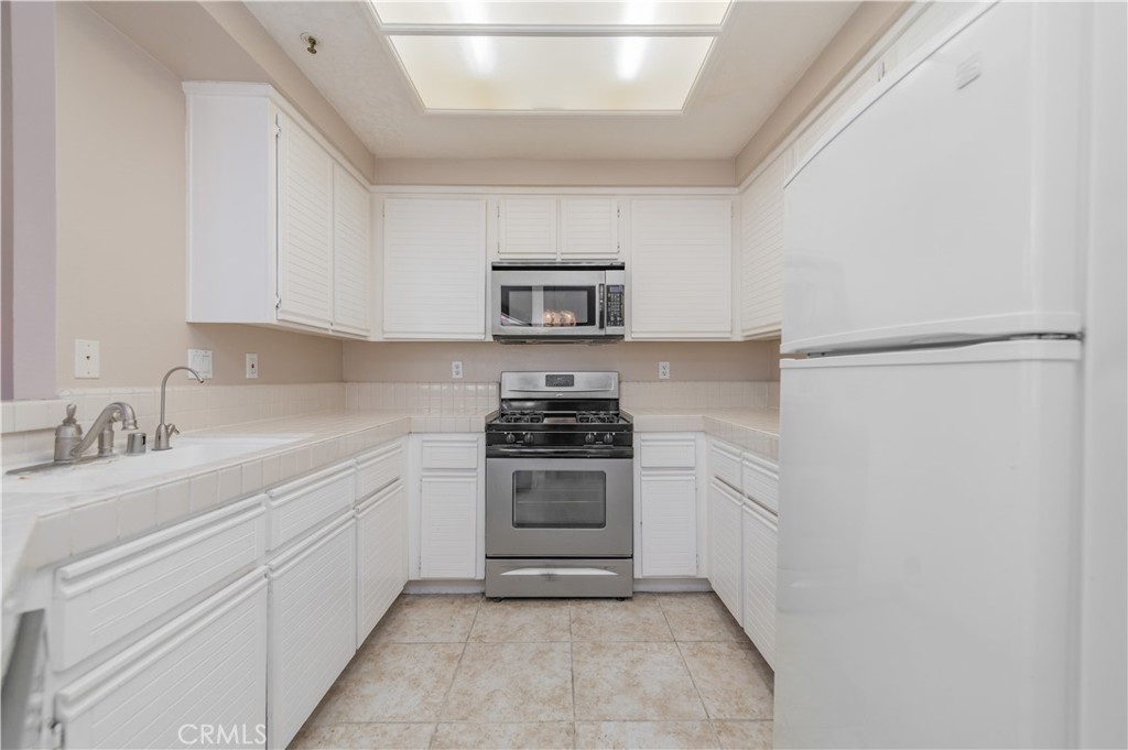 60 Magellan Aisle Property Photo 13