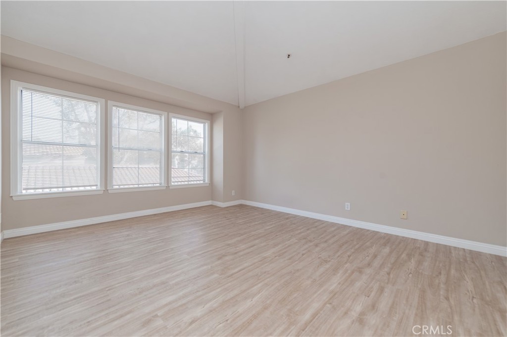 60 Magellan Aisle Property Photo 18
