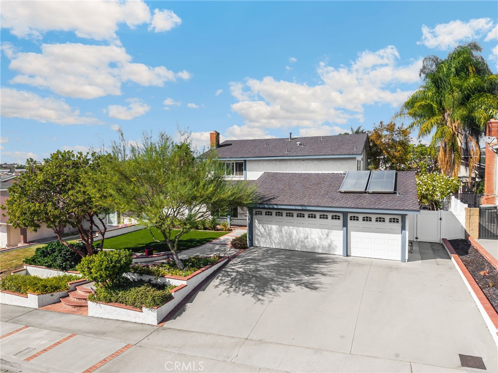 1811 Ravencrest Property Photo 1