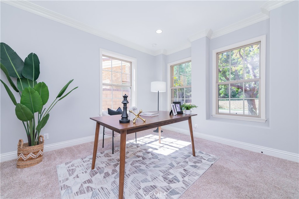 32 Grassland Property Photo 10