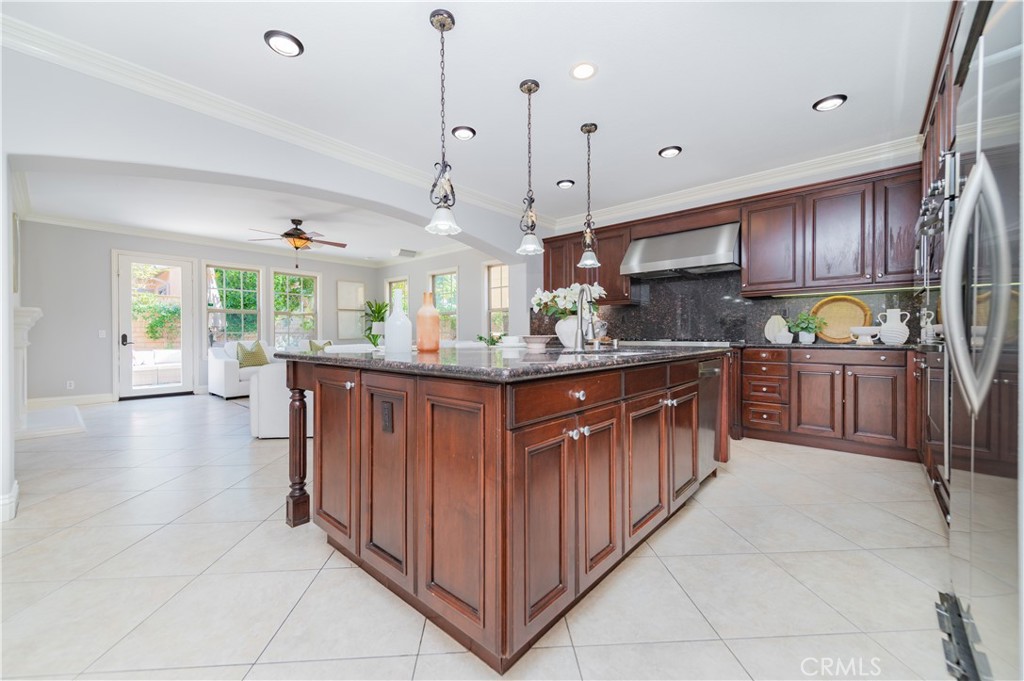 32 Grassland Property Photo 16