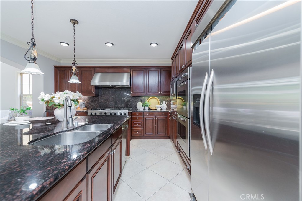 32 Grassland Property Photo 19