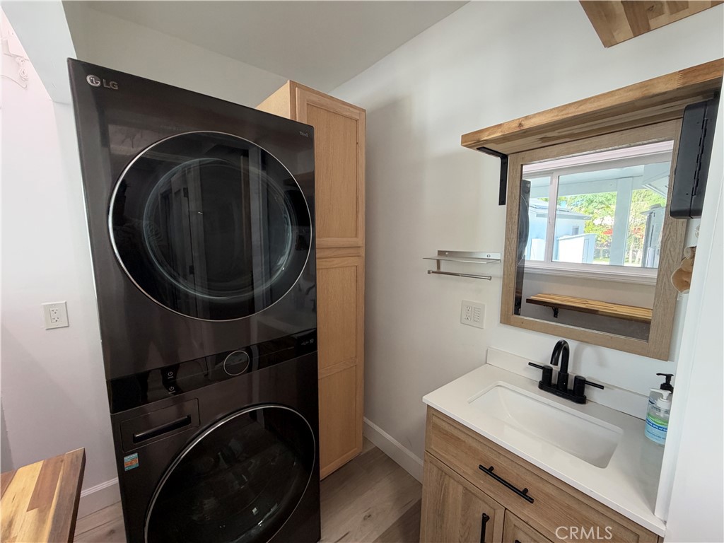 5133 Hedda St Property Photo 28