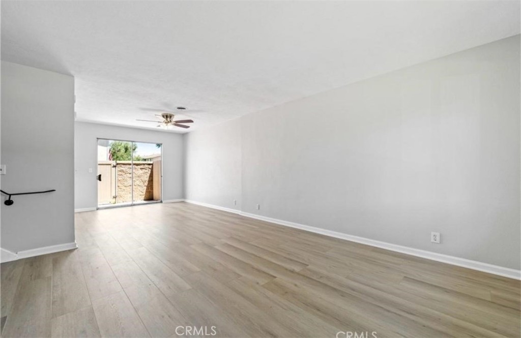 9867 Continental Property Photo 3