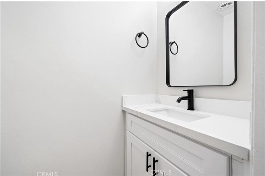 9867 Continental Property Photo 11