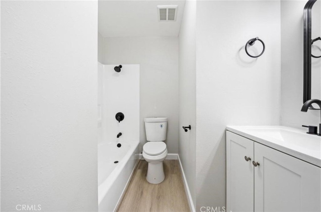 9867 Continental Property Photo 13