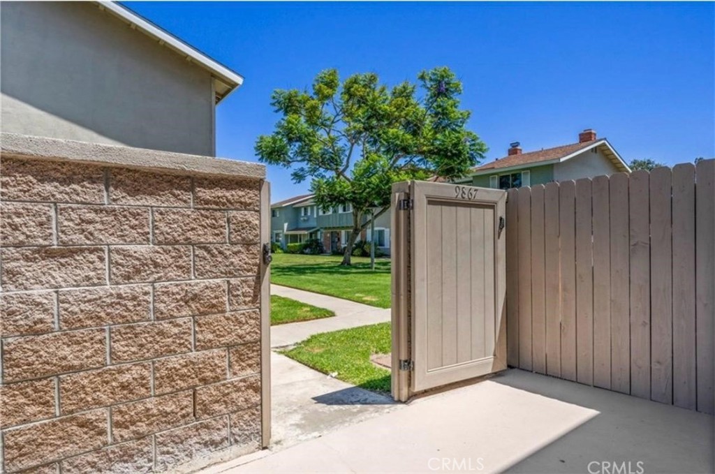 9867 Continental Property Photo 24