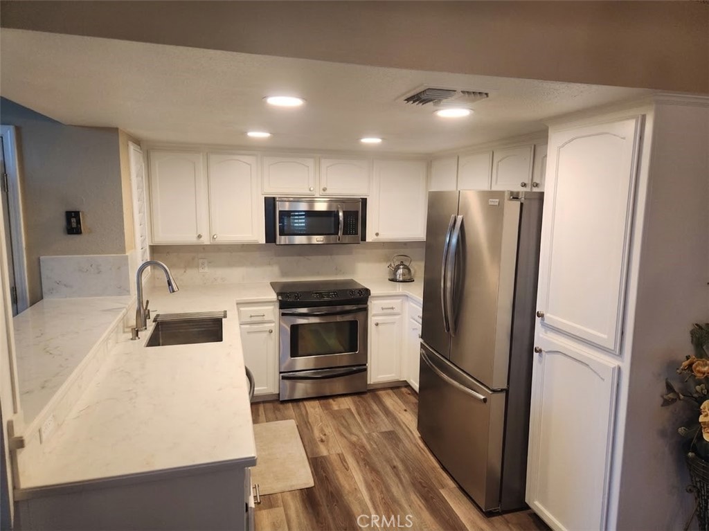 6358 N Forestiere Property Photo 3