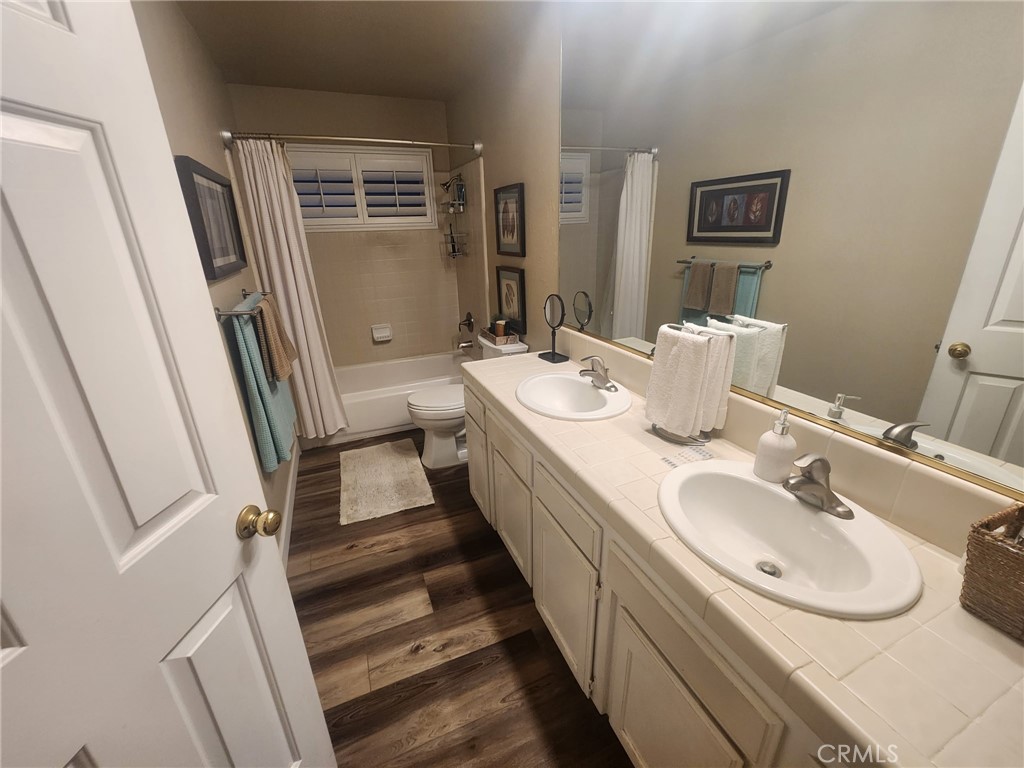 6358 N Forestiere Property Photo 17