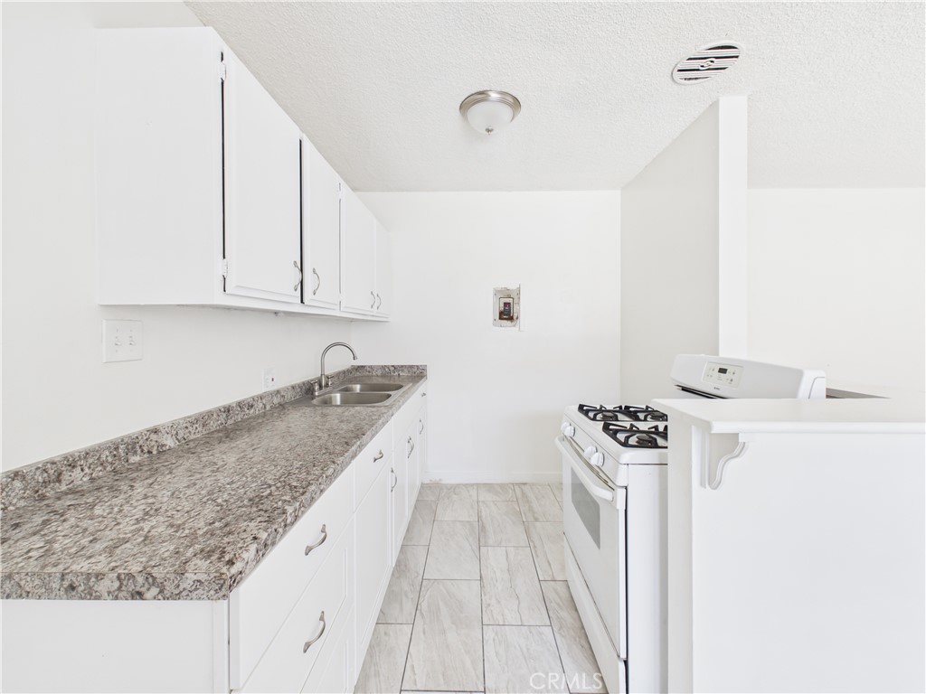 2312 Commonwealth Property Photo 15