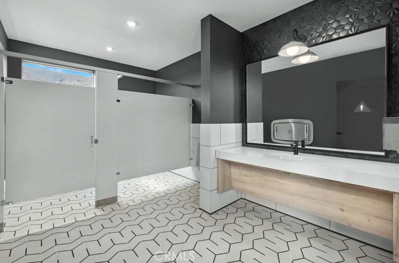 15881 Blue Copper Way Property Photo 37