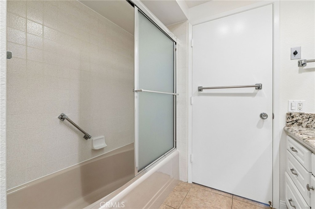 890 B Ronda Sevilla Property Photo 16