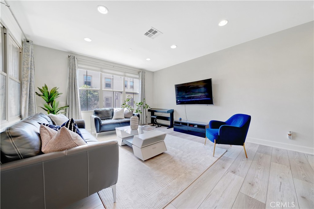 92 Capricorn Property Photo 2